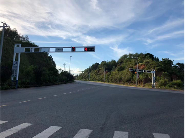 青海玉树框架杆红绿灯项目案例